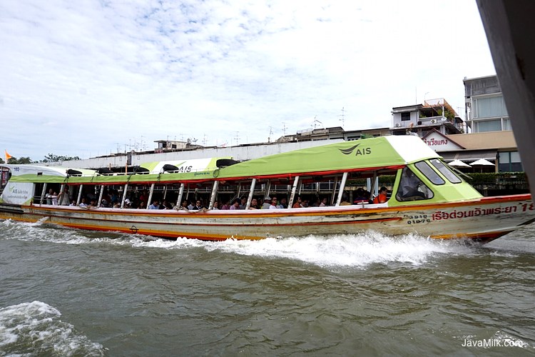 Chao Phraya River Boat, Orange Flag