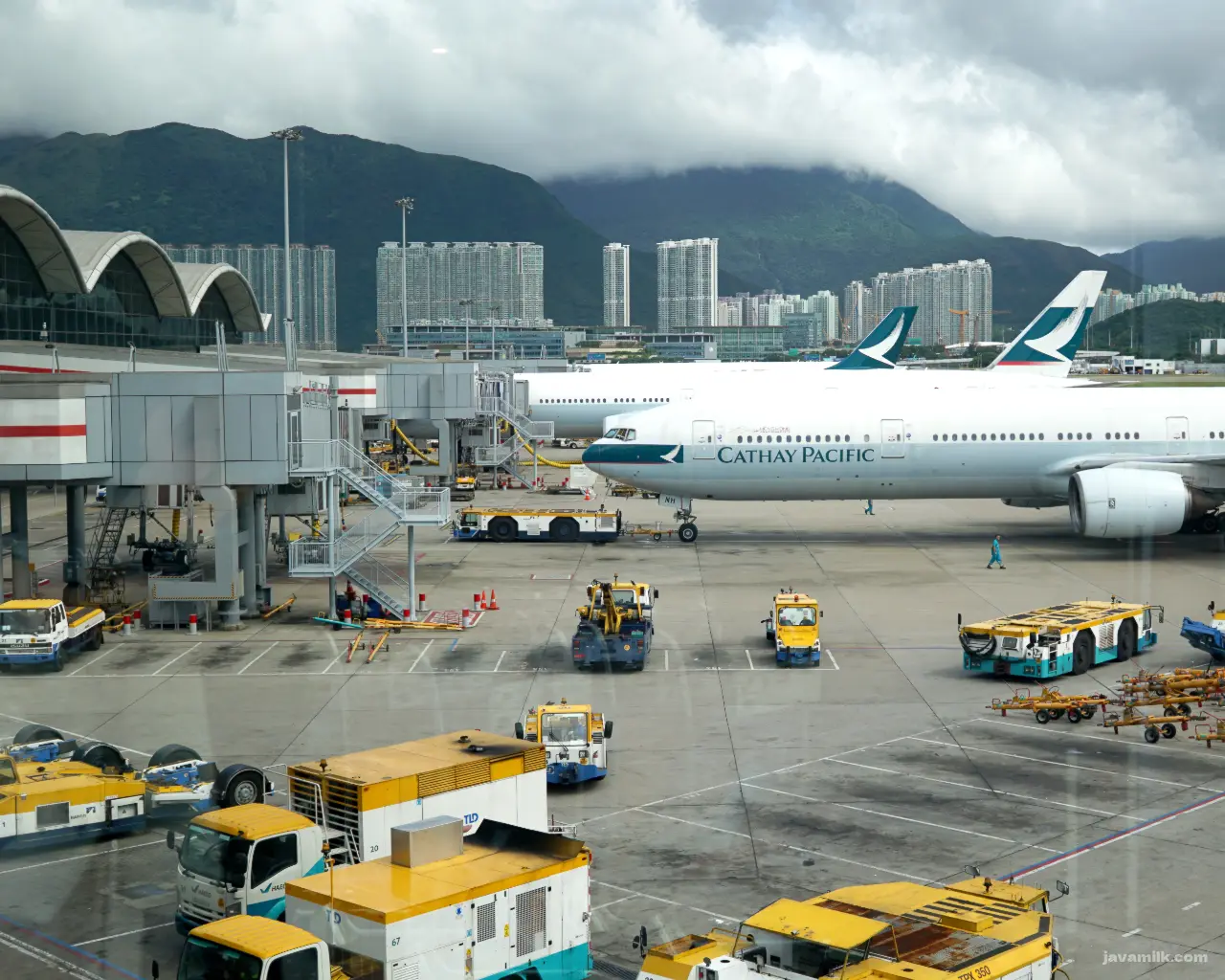 Hong Kong International Airport, Bandara Terbaik di Dunia
